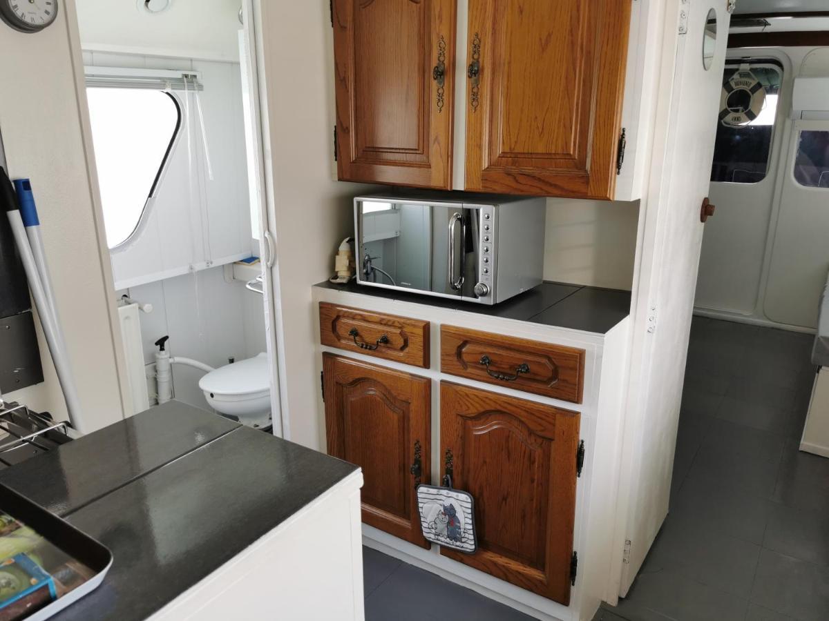 Hotel Bateau Entier 35M2 Avec Terrasse Beaucaire  Exterior foto